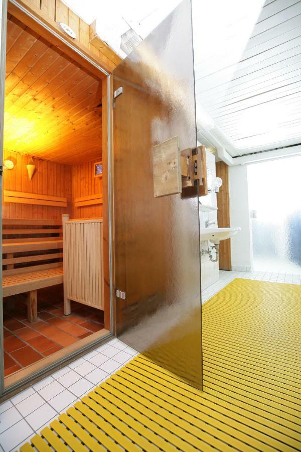 Hotel am Baronenwald Göppingen Buitenkant foto
