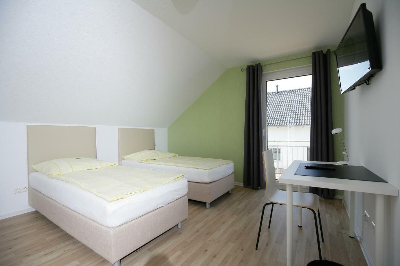 Hotel am Baronenwald Göppingen Buitenkant foto