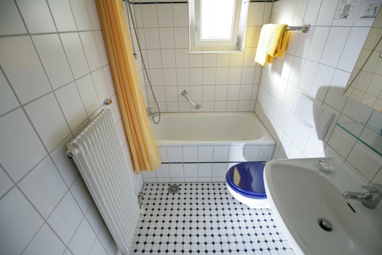 Hotel am Baronenwald Göppingen Buitenkant foto