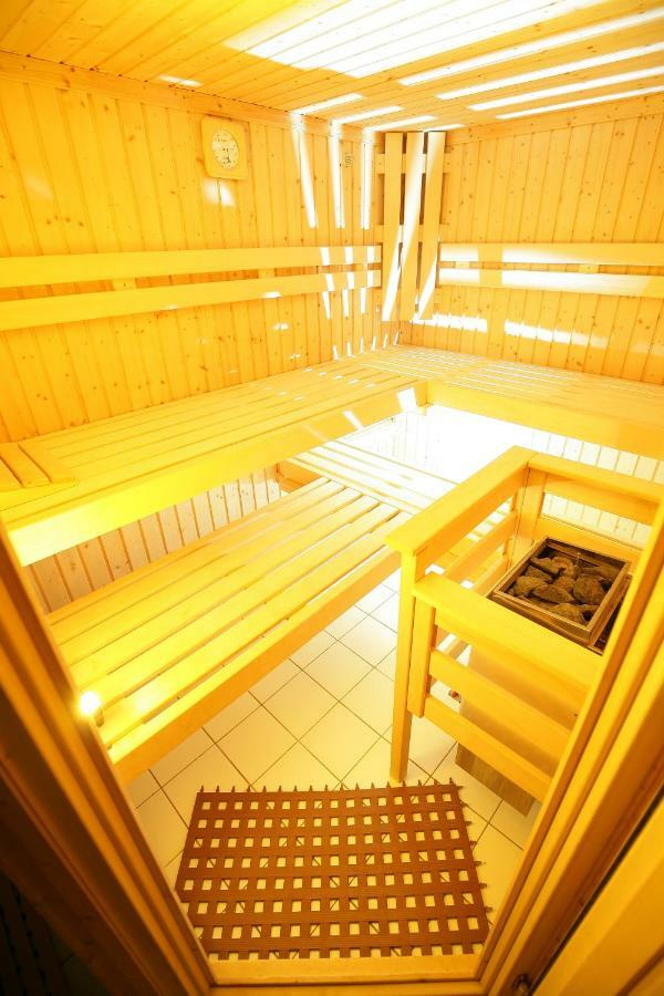 Hotel am Baronenwald Göppingen Buitenkant foto