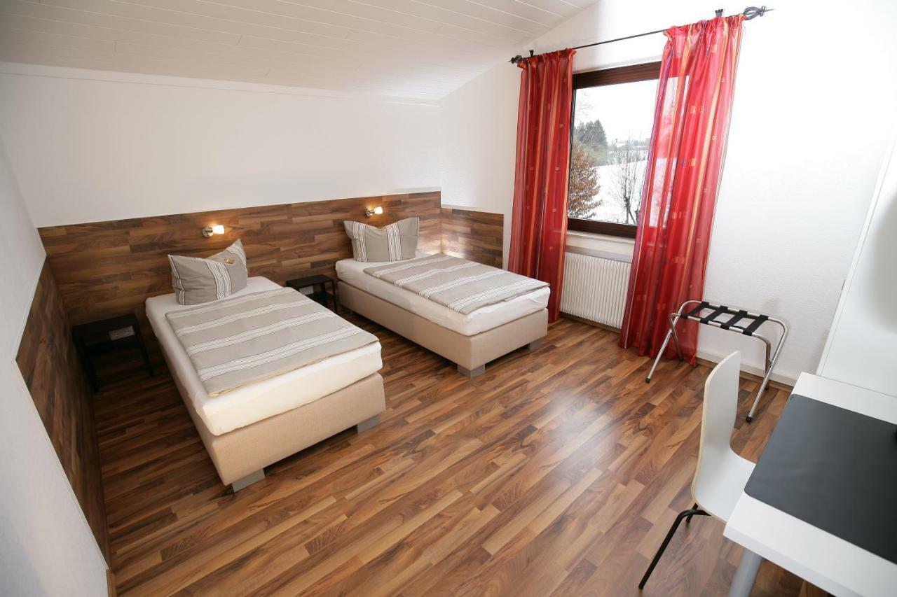 Hotel am Baronenwald Göppingen Buitenkant foto
