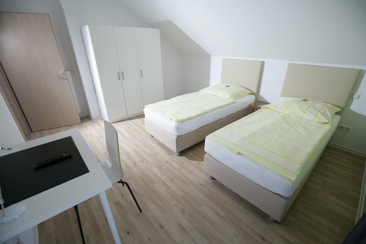 Hotel am Baronenwald Göppingen Buitenkant foto